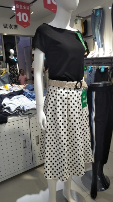 赤峰快魚服裝店地址電話號碼-第1張圖片