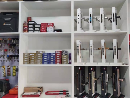 赤峰市汽車開鎖電話號碼是多少-第1張圖片