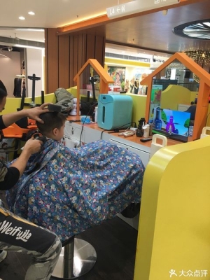 赤峰紅太陽理發(fā)店地址電話號碼-第1張圖片