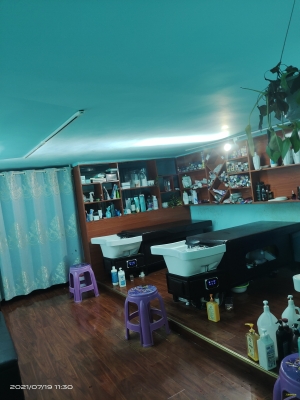 赤峰至尊理發(fā)店電話號碼多少-第1張圖片