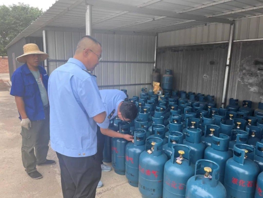 赤峰燃?xì)夤倦娫挾嗌偬?hào)碼-第1張圖片