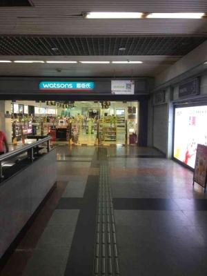 赤峰熱風(fēng)門(mén)店電話多少啊-第1張圖片