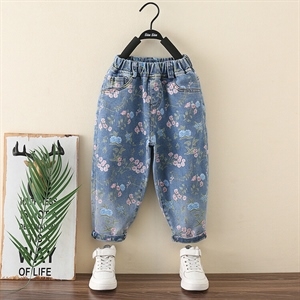 赤峰牛仔褲批發(fā)廠家電話號(hào)碼-第1張圖片