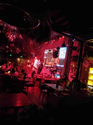 赤峰駐唱酒館在哪里啊電話號(hào)碼-第1張圖片