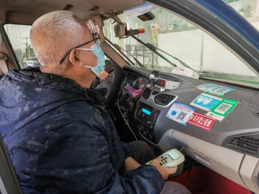 內(nèi)蒙赤峰出租車(chē)舉報(bào)電話(huà)是多少-第1張圖片