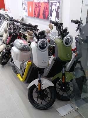 赤峰小牛電動車店地址電話號碼-第1張圖片