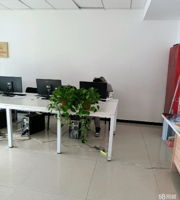 北京華聯(lián)影城赤峰店電話號碼-第1張圖片