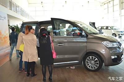 赤峰租賃商務(wù)車電話多少號(hào)-第1張圖片