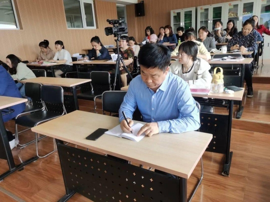 赤峰松山區(qū)二小校長電話是多少-第1張圖片