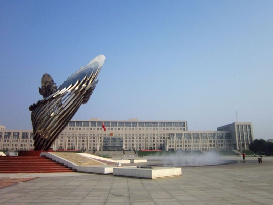 赤峰玉龍服裝店電話多少號-第1張圖片