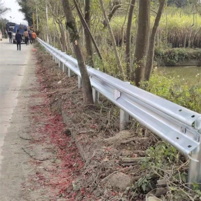 赤峰市防撞護(hù)欄廠家電話號(hào)碼-第1張圖片