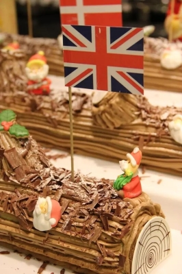 赤峰平安夜蛋糕店電話號(hào)碼-第1張圖片