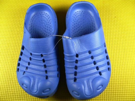 赤峰外貿(mào)鞋服店電話號碼多少-第1張圖片