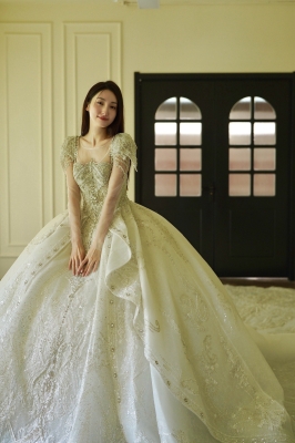 赤峰市婚紗跟拍公司電話號(hào)碼-第1張圖片