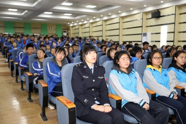 赤峰實(shí)驗(yàn)四中校長電話號(hào)碼-第1張圖片