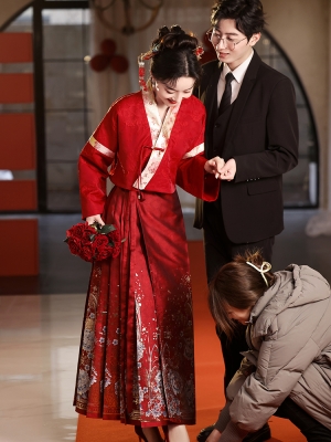 赤峰大碼訂婚禮服電話查詢地址-第1張圖片