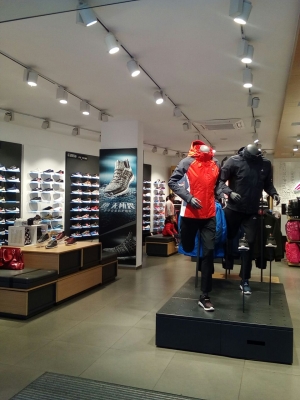 赤峰多金服裝店電話號碼多少-第1張圖片