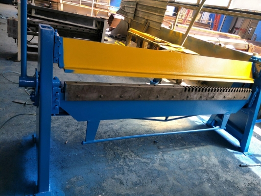 赤峰直角翻邊機(jī)廠家電話地址-第1張圖片