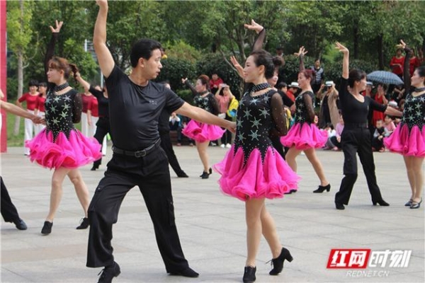 赤峰歡樂舞團(tuán)電話多少啊-第1張圖片