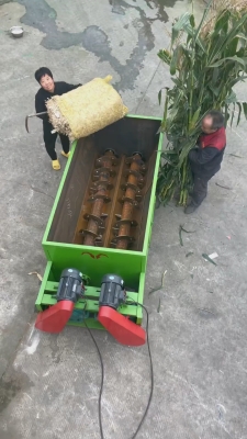 赤峰牛羊拌料攪拌機(jī)電話號碼-第1張圖片