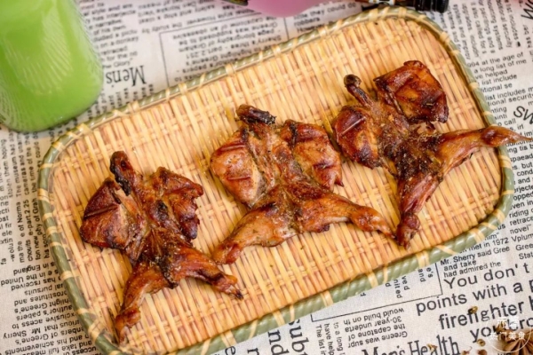 赤峰桂榮燒烤店地址電話號碼-第1張圖片