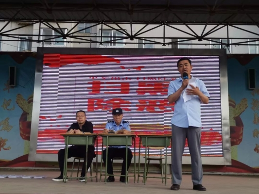 赤峰高中校長電話是多少號-第1張圖片