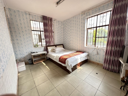 赤峰鳳鳴旅館價(jià)格查詢電話號(hào)碼-第1張圖片