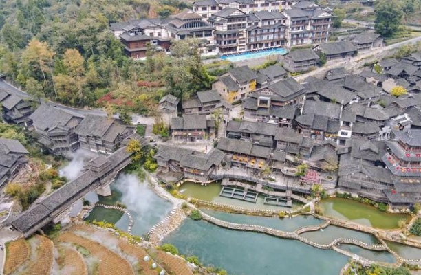 赤峰市水上人間酒店電話號碼-第1張圖片