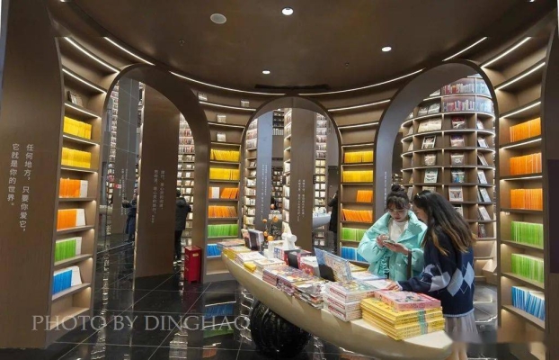 赤峰市梅園書(shū)店電話號(hào)碼查詢(xún)-第1張圖片