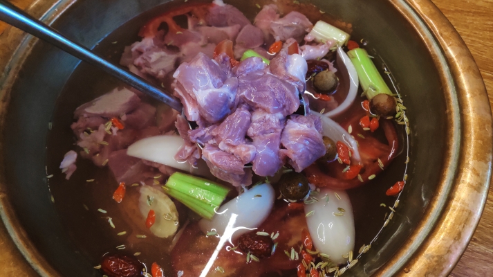 赤峰維多利五樓美食街電話號碼-第1張圖片