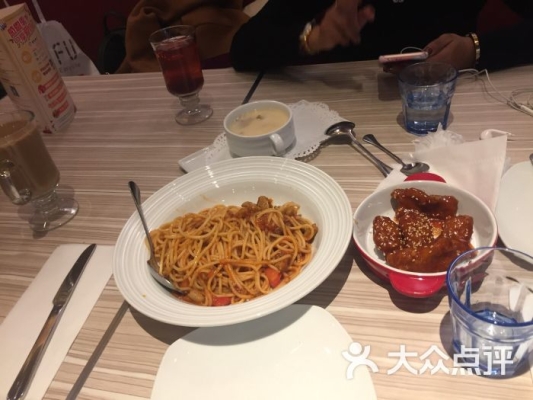 赤峰必勝客摩爾城店電話號(hào)碼-第1張圖片