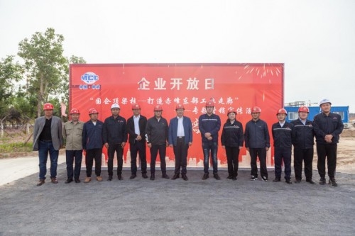 赤峰潮流衣服批發(fā)市場電話號碼-第1張圖片