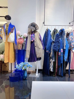 赤峰烏丫服裝店地址電話號(hào)碼-第1張圖片