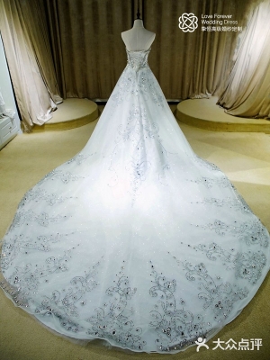 赤峰高級定制禮服店電話號碼-第1張圖片