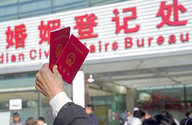 赤峰領(lǐng)證攝影師電話號(hào)碼是多少-第1張圖片