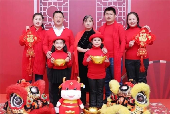 赤峰寫(xiě)真團(tuán)購(gòu)全家福電話號(hào)碼-第1張圖片