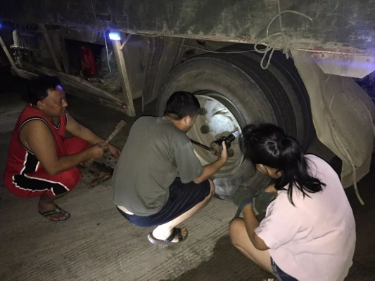 赤峰貨車爆胎修理店電話號碼-第1張圖片