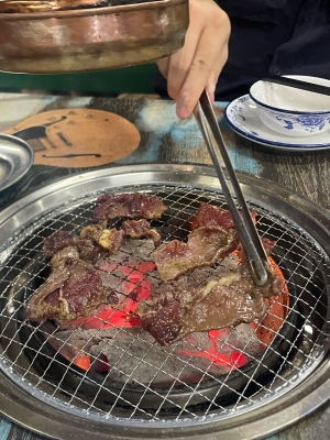 赤峰市老大炭烤牛肉電話地址-第1張圖片