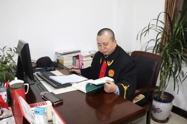 赤峰松山區(qū)法院法官電話號碼-第1張圖片