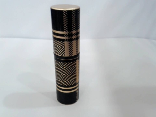 赤峰定制口紅廠家電話多少號-第1張圖片