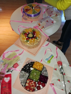 赤峰網(wǎng)紅蘋果蛋糕店電話號碼-第1張圖片