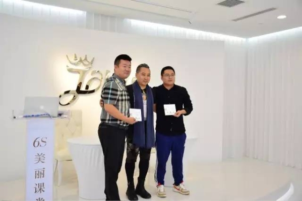 赤峰冠億商貿(mào)有限公司電話號(hào)碼-第1張圖片