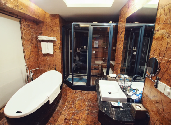 赤峰大碼輕奢館地址電話查詢-第1張圖片