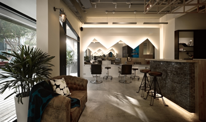 赤峰鴻鳴美發(fā)店地址電話號(hào)碼-第1張圖片