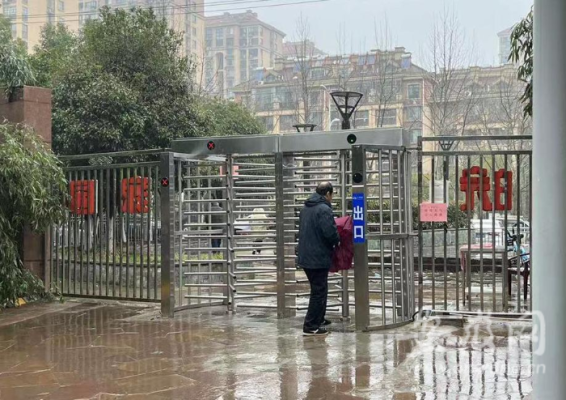 赤峰小區(qū)閘門廠家電話號碼查詢-第1張圖片