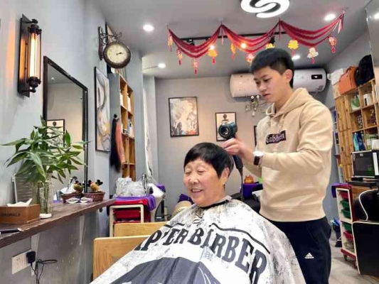 赤峰男士理發(fā)廳電話多少號(hào)-第1張圖片