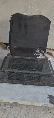 赤峰黑墓碑廠家電話多少號-第1張圖片