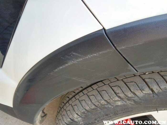 赤峰塑料保險杠修復(fù)電話號碼-第1張圖片