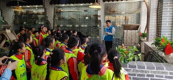 赤峰親子服裝店電話號(hào)碼多少-第1張圖片