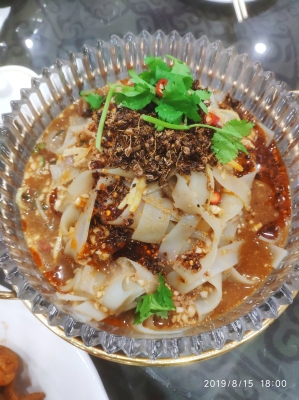 赤峰昭烏達(dá)路宴賓樓電話號碼-第1張圖片